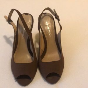 Via spiga wedge shoes